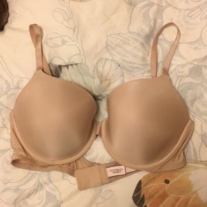 Victoria’s Secret Bra 38C